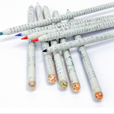 Bút chì màu mầm cây